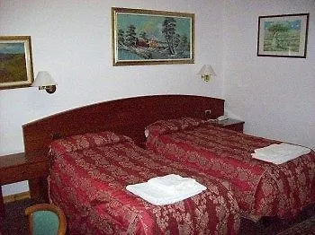 Vip Szálloda Piacenza